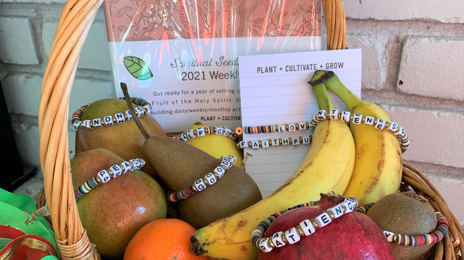 The Perfect Fruit Basket in 5 Easy Steps