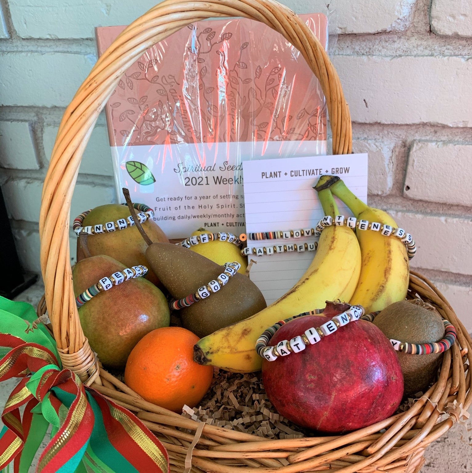 The Perfect Fruit Basket in 5 Easy Steps